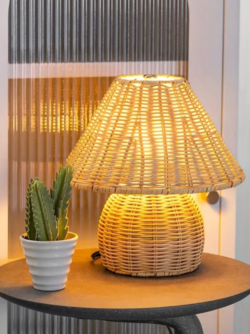 Handwoven lamp