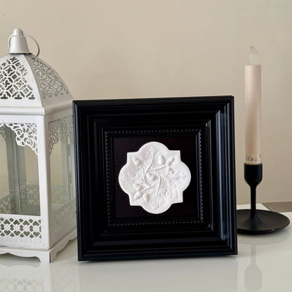 Classic Acorn Frame