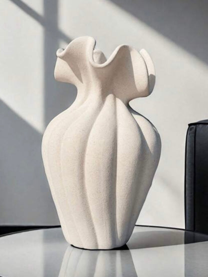 The Monarca Vase