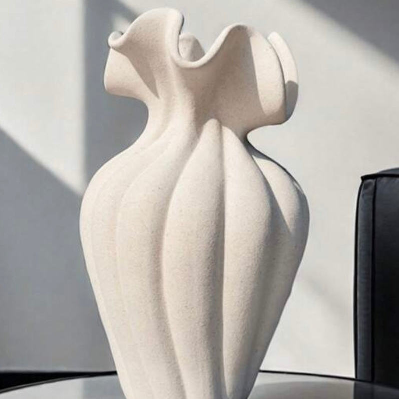 The Monarca Vase