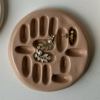 Chic Circlet Ring Holder